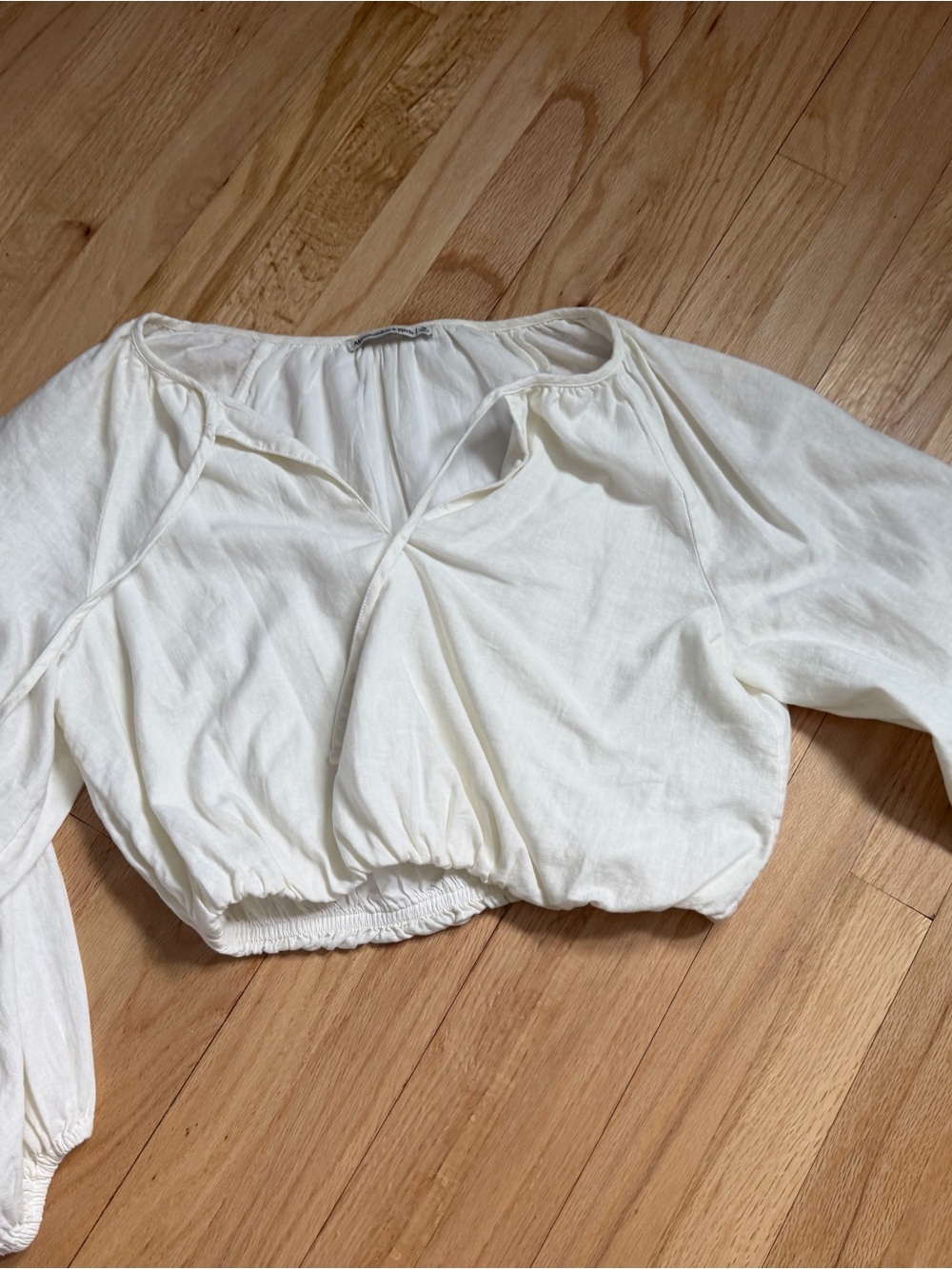 Abercrombie & Fitch Cream Cropped Peasant Top